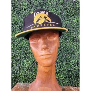 vtg 90s IOWA HAWKEYES SNAPBACK Hat // college sports basketball football ncaa
